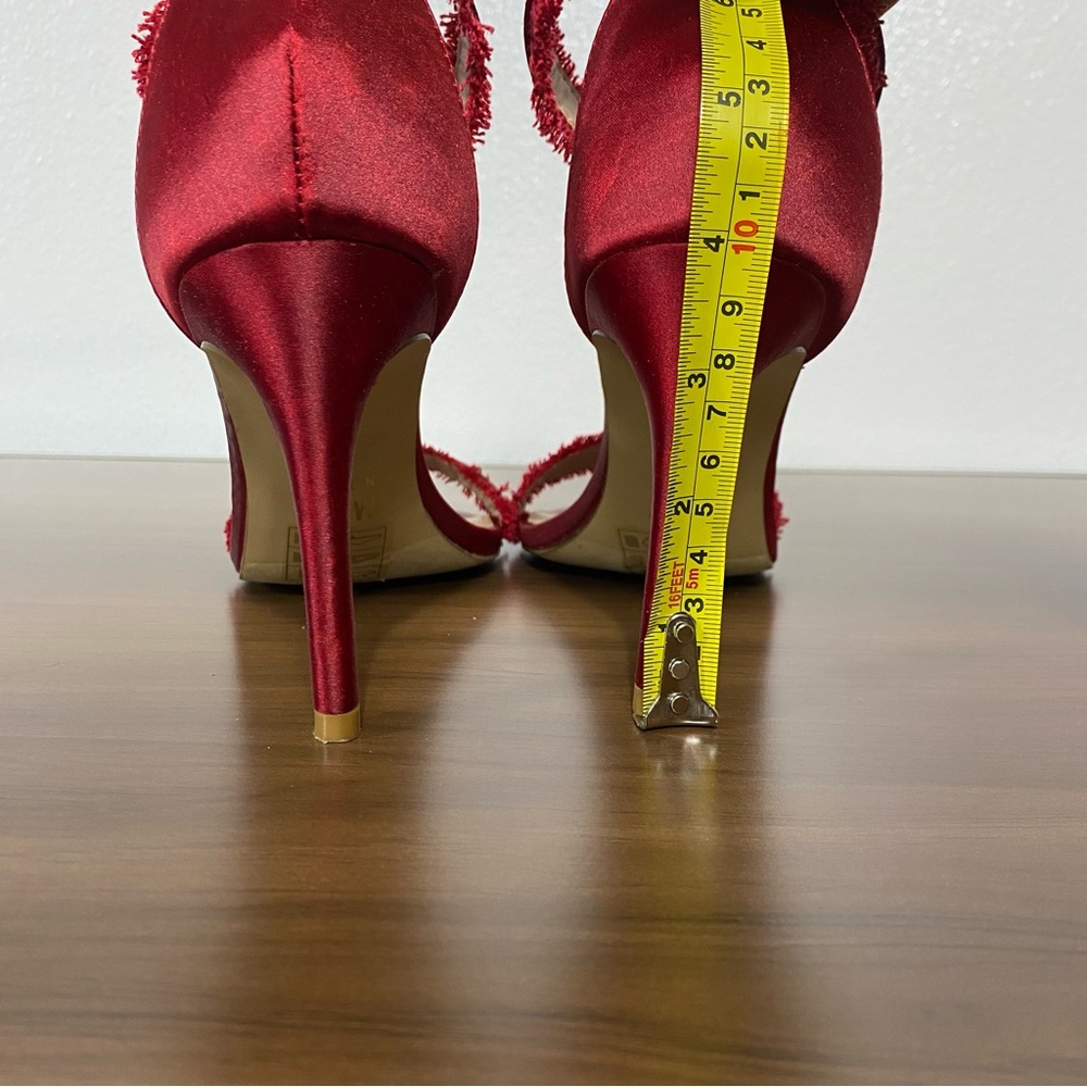 Red Heels - Picture 5 of 9